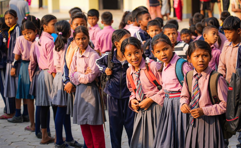 Mission humanitaire pour aider les enfants dans leur scolarité